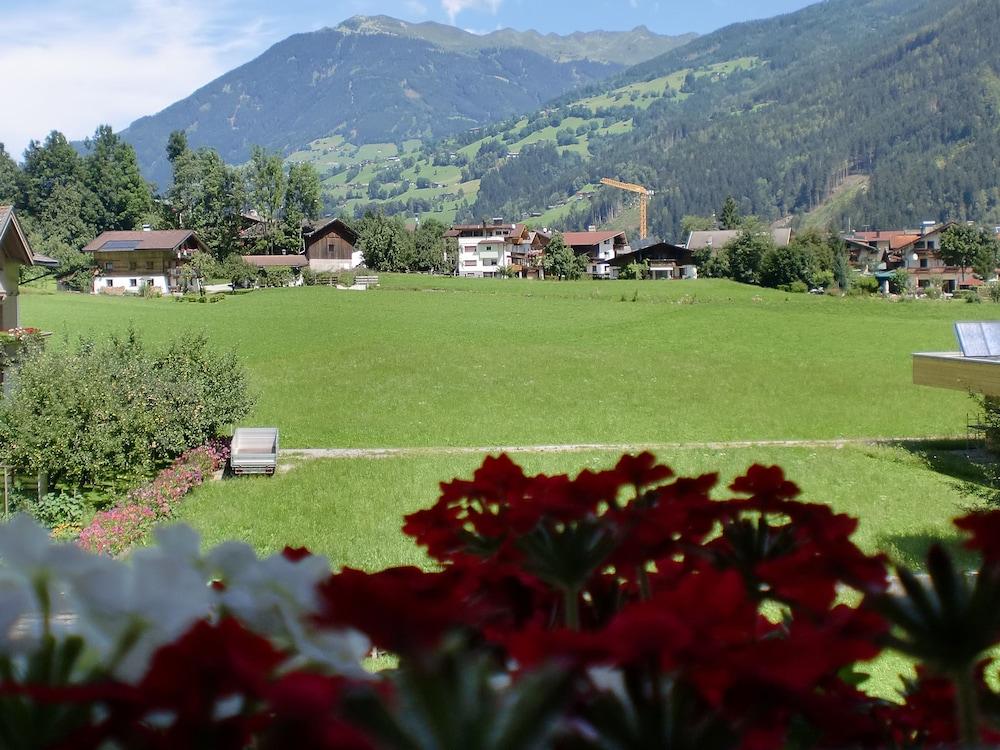 First Mountain Hotel Zillertal Aschau Im Zillertal エクステリア 写真